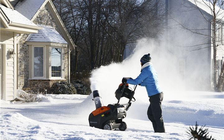 How Much Oil Does A Snow Blower Take?